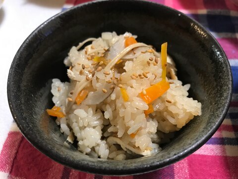 根菜ときのこの炊き込みご飯